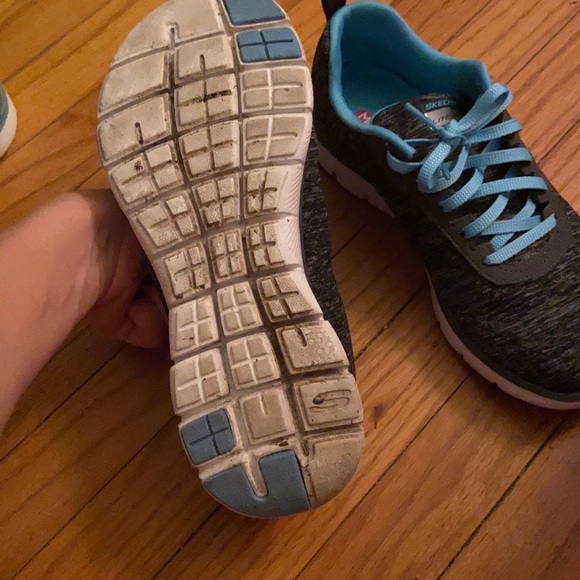 Sneakers - Picture 4 of 4